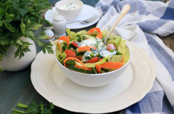 1200x790_Salat-s-jogurtnoj-zapravkoj