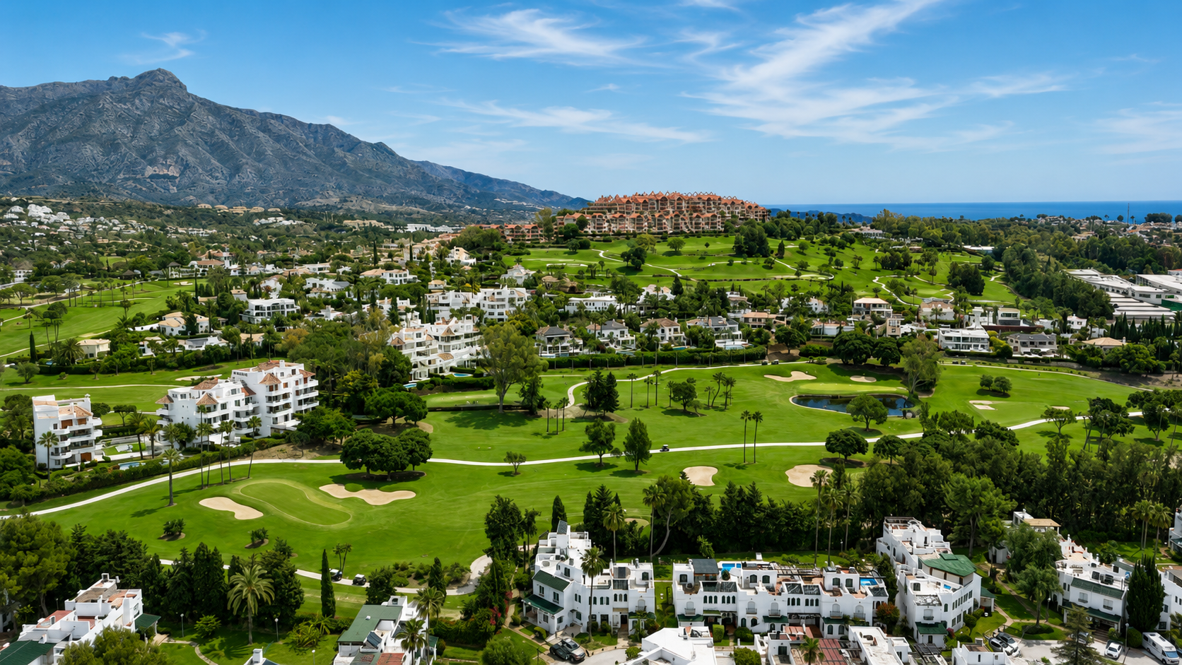 Marbella villas, golf course, mountains and Mediterranean sea