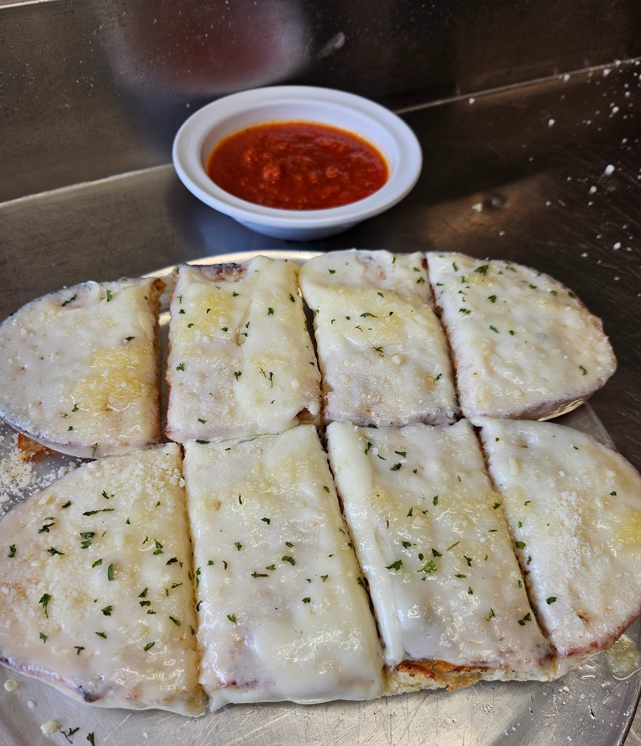 CHEESY GARLIC BREAD