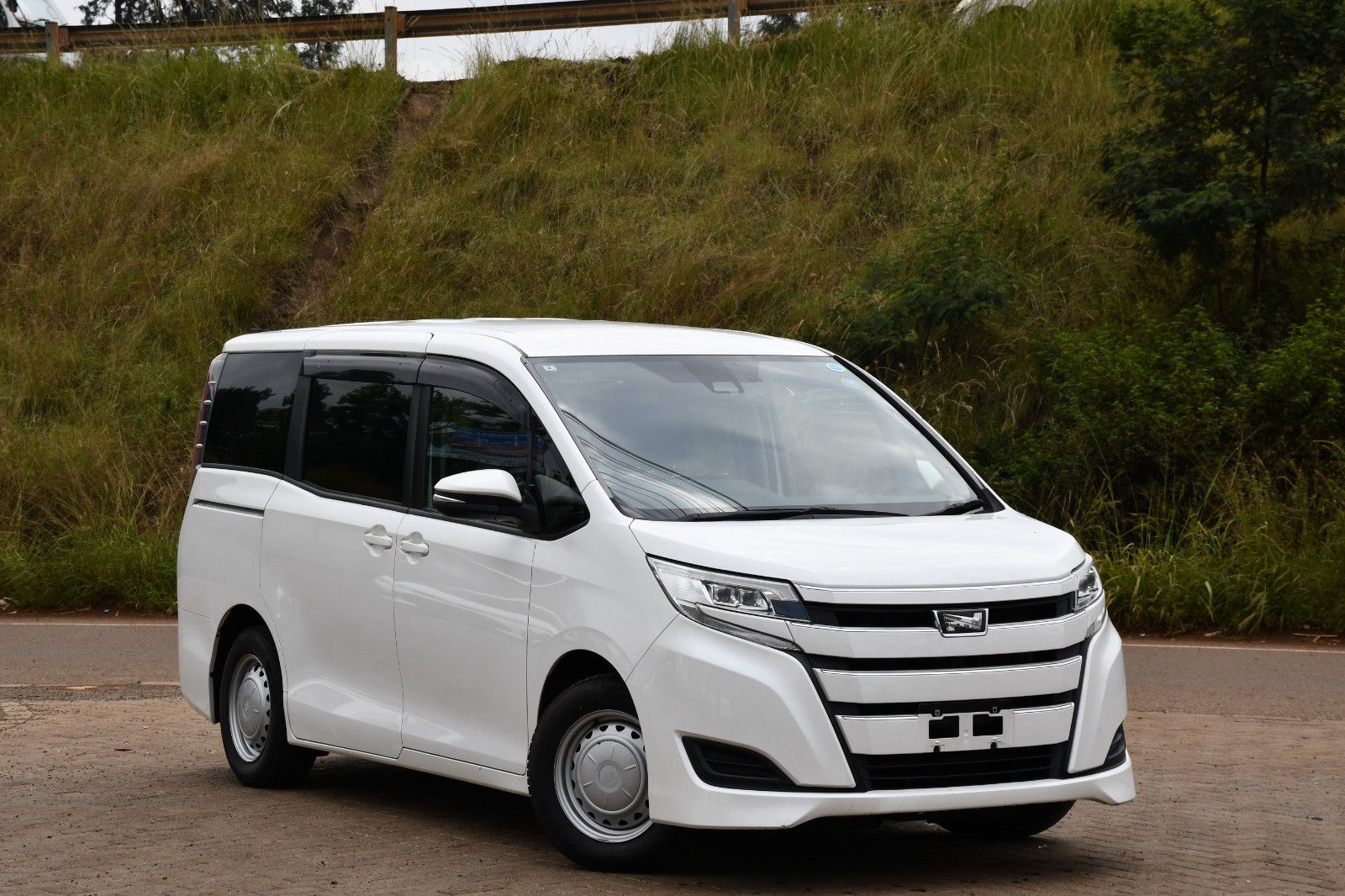 2020 TOYOTA NOAH