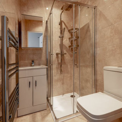 Modern ensuite bathroom with shower