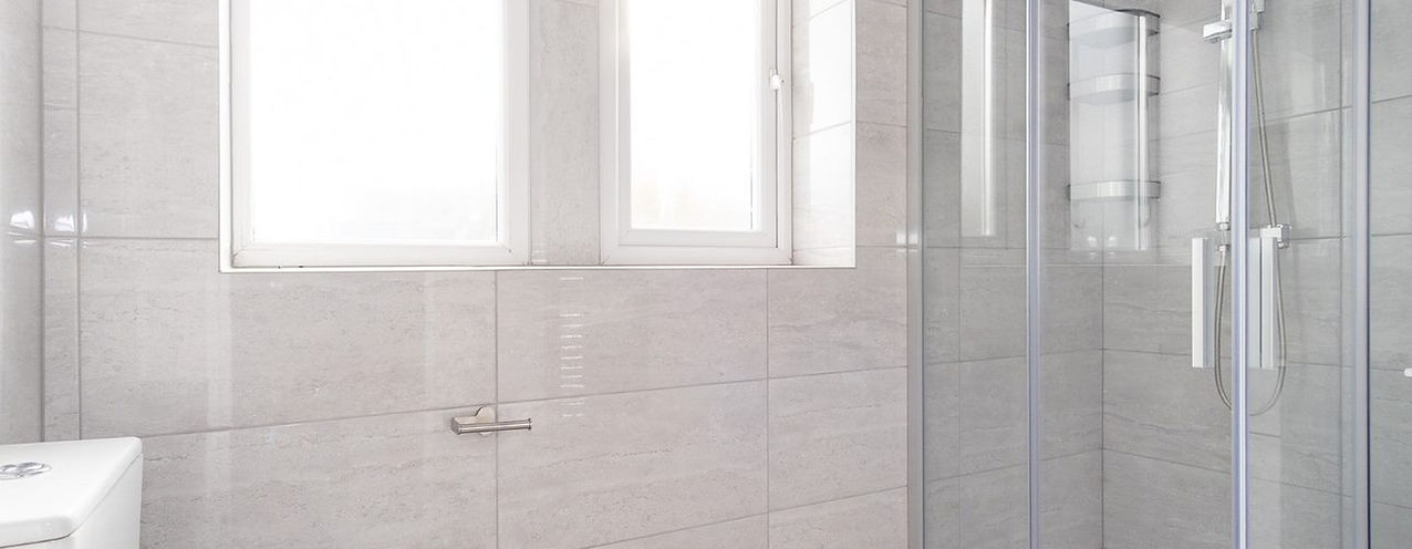 Modern ensuite bathroom with shower