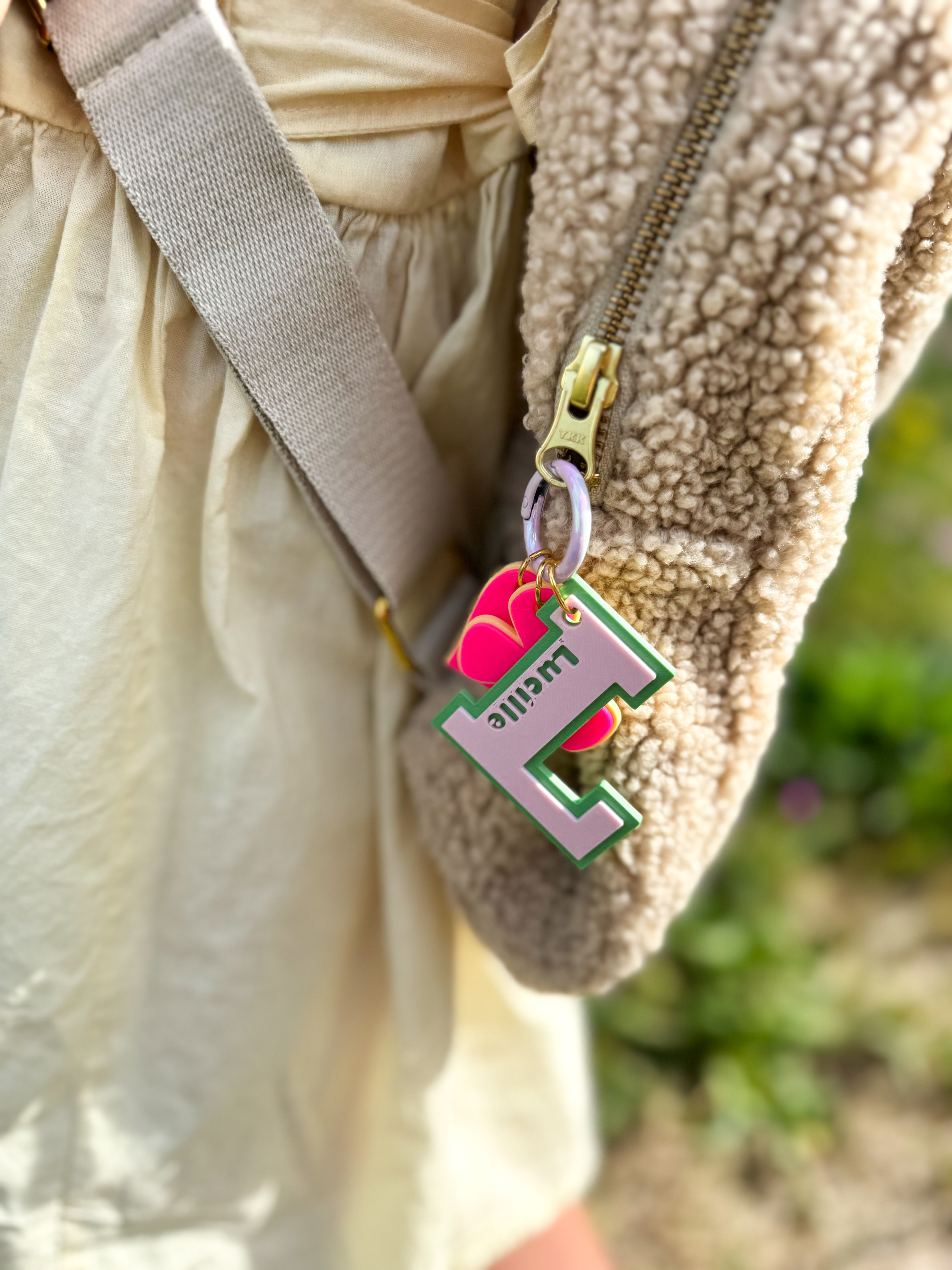 ‘Lucílle sleutelhanger' (naam + 2 maxi bedels)