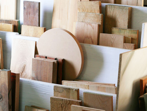 beaucoup de morceaux de bois