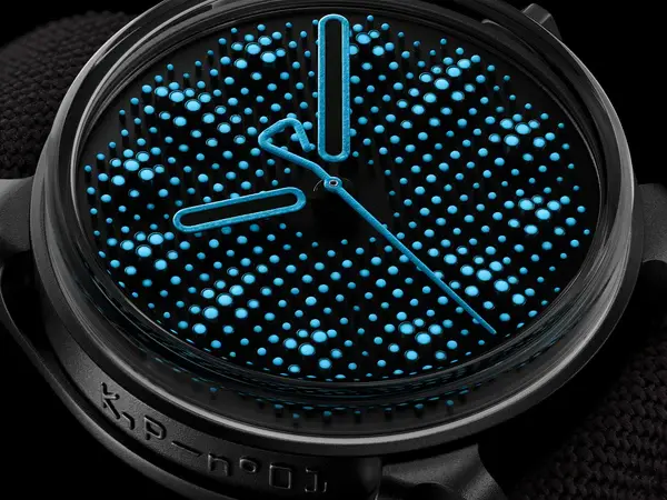 montre mouvement suisse à cadran 3D composé de 468 cylindres luminescents et un boîtier en acier moulé