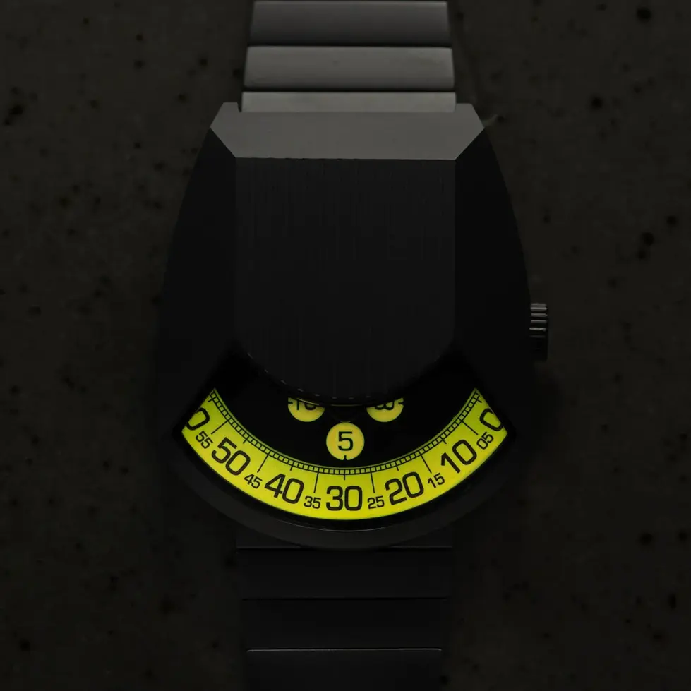 Xeric Retronaut Automatic, montre compacte à heure vagabonde à forte luminescence, design moderne