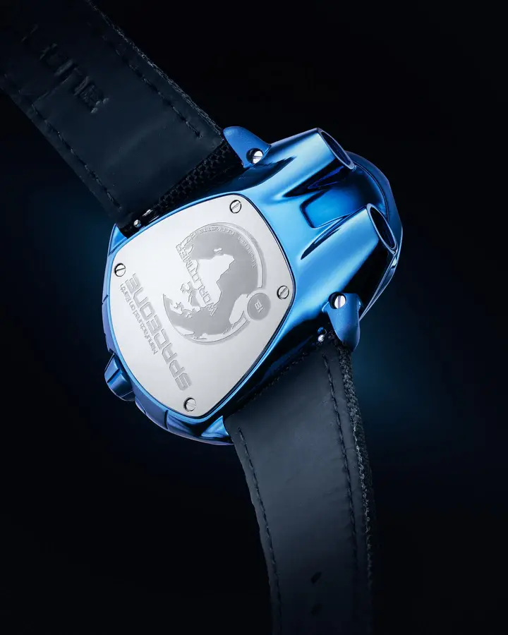 Spaceone Worldtimer une lecture inédite du temps mondial associé à un design space age captivant