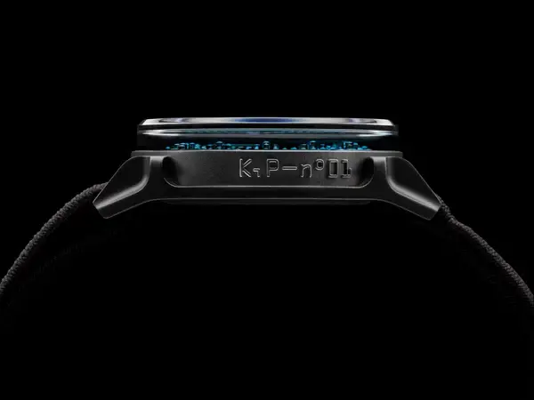 montre mouvement suisse à cadran 3D composé de 468 cylindres luminescents et un boîtier en acier moulé