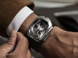 montre atypique Angles Orbitron Ash Titanium édition limitée à 100 exemplaires