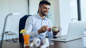 Como a Alimentação e a Suplementação Melhoram sua Performance no Trabalho