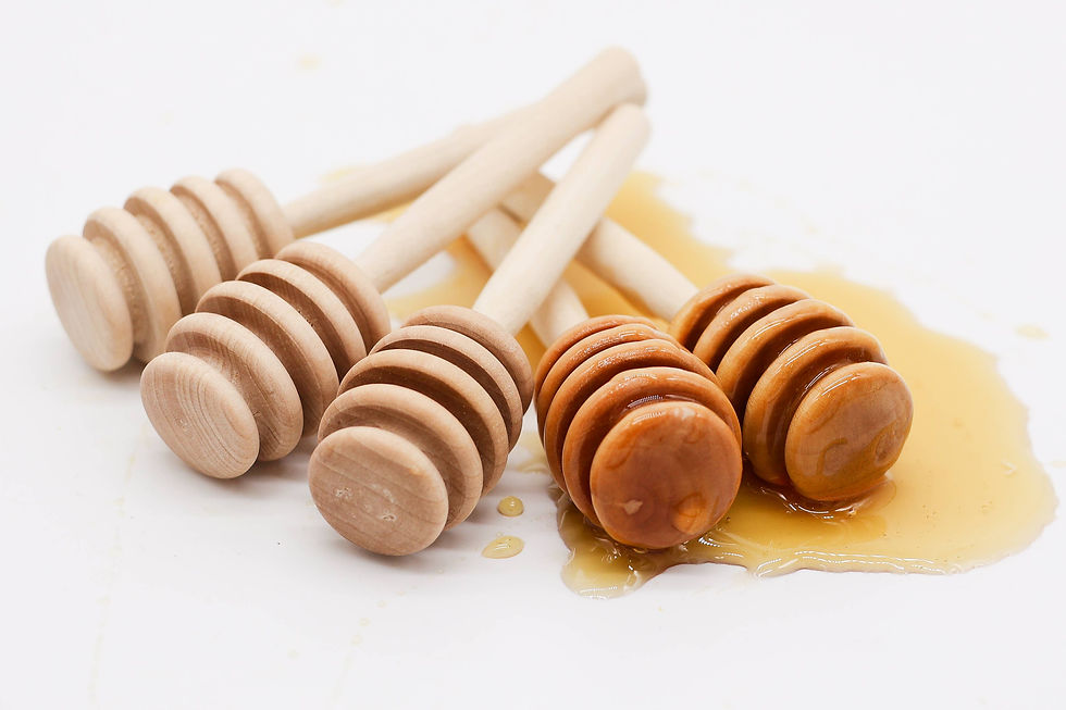 Bell Honey Company natural wood honey dipper, 4 inches