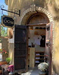 ÓOM Val´Quirico Store Fassade – Callejón de los Marianos