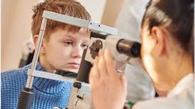 img-child-eye-specialist (2).jpg