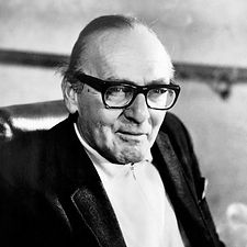 Screenshot 2025-12-03 at 17.07_edited.jpg