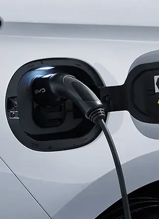 67f3b6866730fabba9bc35a8_BYD-eMax 7-Features-Full EV-592x450.webp