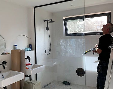 paroi de douche en verre
