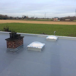 Rhepanol Grijs met PIR-isolatie en nieuwe polycarbonaat koepels