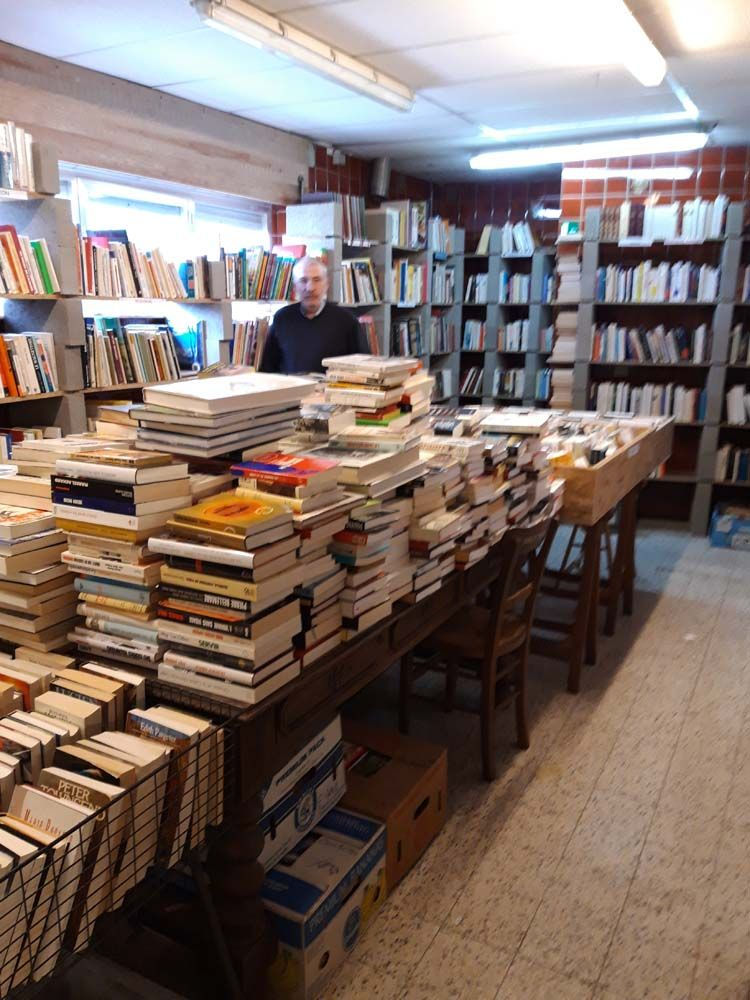 Salle de vente antiquités & meubles anciens Bièvre, Namur