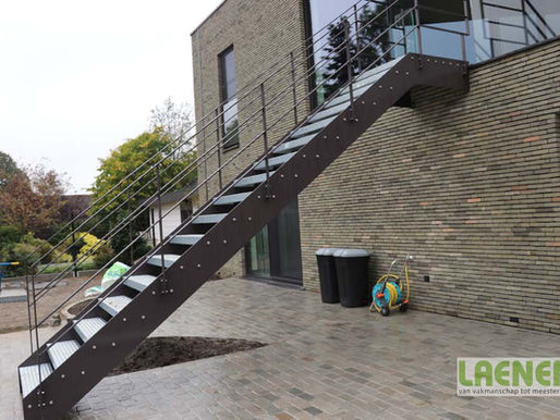 De vereisten voor het ontwerpen van een buitentrap