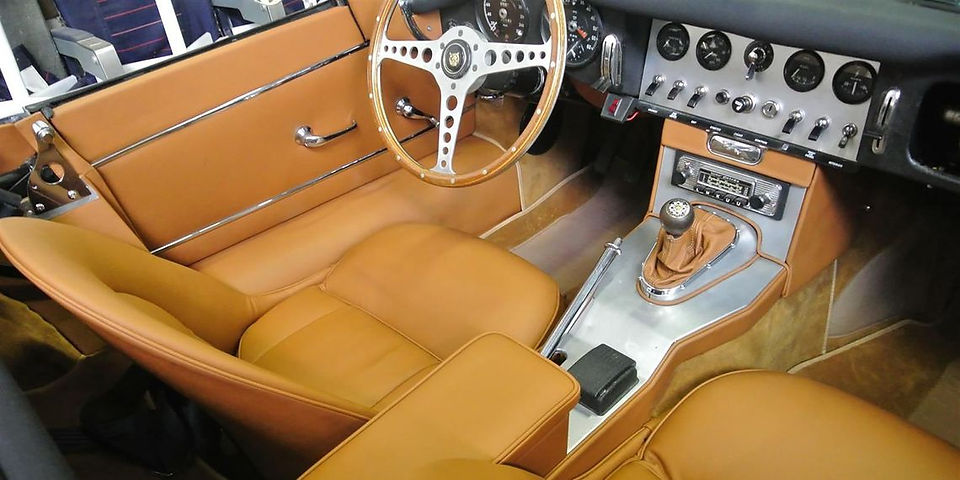 Revêtement des sièges auto en cuir ou simili cuir