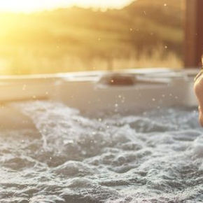 Les avantages d’un spa de nage par rapport à une piscine