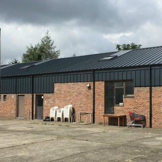 Geïsoleerde staalplaat - Chirolokaal Kiewit