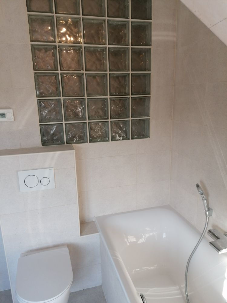 voorbeeld nieuwe badkamer door Tercalavres Korbeek-lo