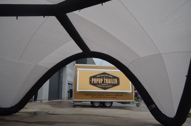 Pop-up food trailer S.O.S. Stefan Kruisem