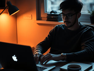 Entre études, travail de nuit et business en ligne : pourquoi je cherche à faire de l'argent autrement