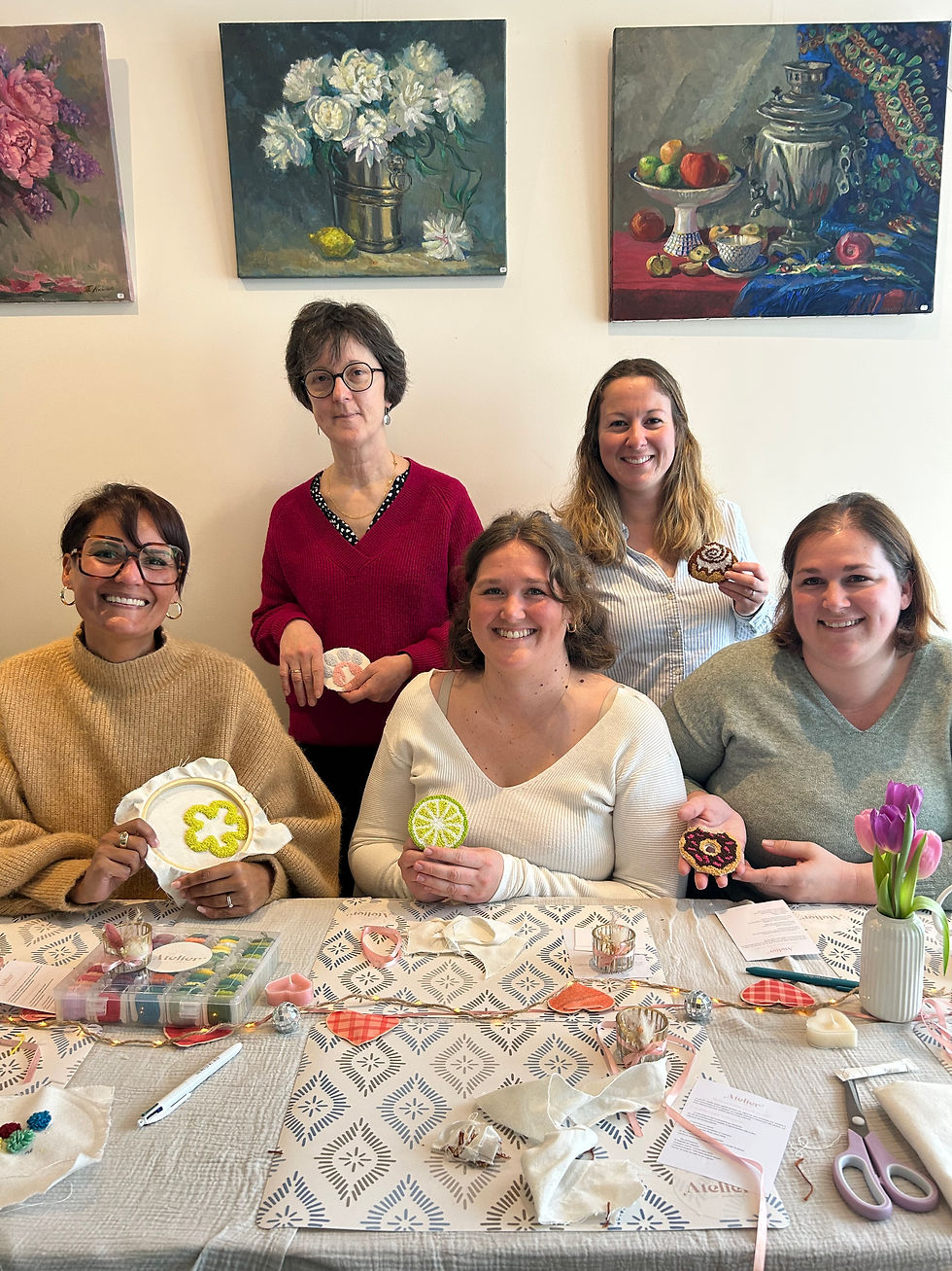 Participantes à l'atelier punch needle