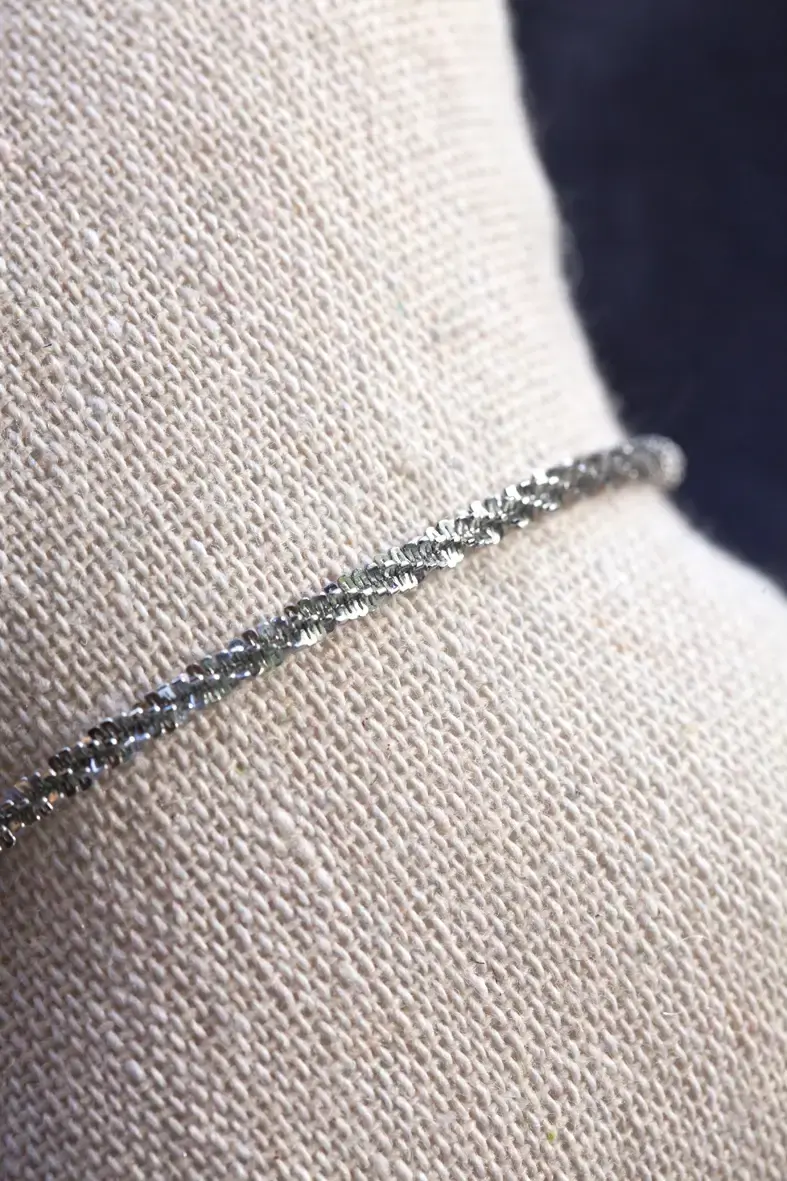 Thumbnail: vue de près bracelet en maille torsadée en acier inoxydable argenté