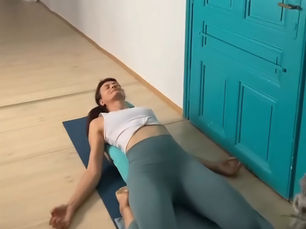 4 Dinge, die passiert sind als ich 10 Minuten lang im Yin Yoga "Sattel" verbracht habe.