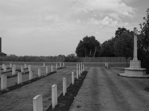 Le Touquet Railway Crossing Cemetery, CWGC, Ypres Salient, Le Bizet, Ploegsteert