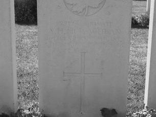 Larch Wood (Railway Cutting) Cemetery, CWGC, Ypres, Ieper, Flanders, Hill 60, Eric Kennington, Canadian Infantry, Falkirk