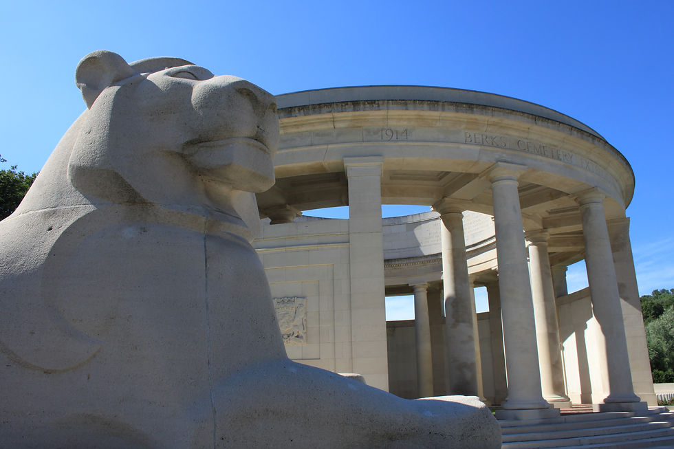 (Royal) Berkshire Memorial, CWGC, Ypres Salient, Ieper, Son of MP, 2nd Lieutenant Geoffrey Vincent Pearce