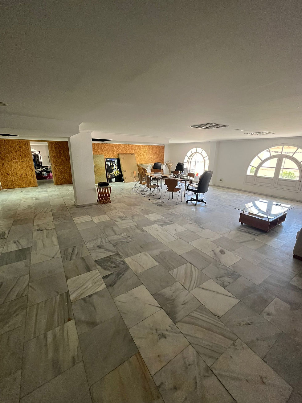 Miniatura: Local en Plaza Juan de Lima