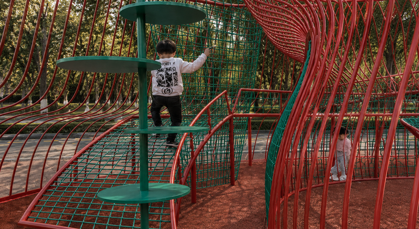 Intelligent Urban Toy climbing net and platform design