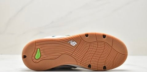 Thumbnail: NEW BALANCE 1010