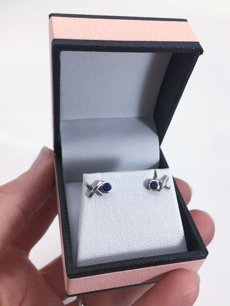 Thumbnail: Birthstone studs: Silver Kiss Hug with blue sapphires
