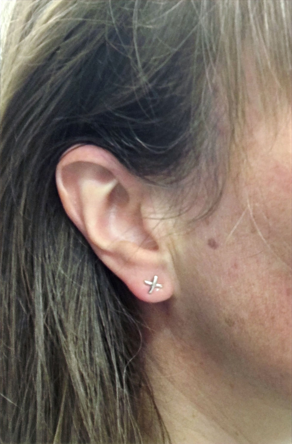Thumbnail: Sterling silver Kiss studs