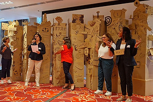 totem-geant-activite-team-building-carton-lune-1.jpg