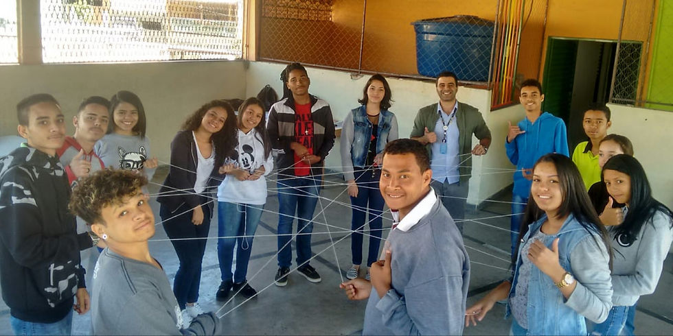 Teia das Competências: instante em que cada jovem pôde apontar uma qualidade e um ponto a melhorar.