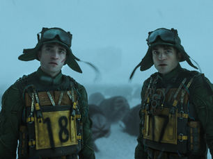 Robert Pattinson dans le film "Mickey 17" de Bong Joon-ho