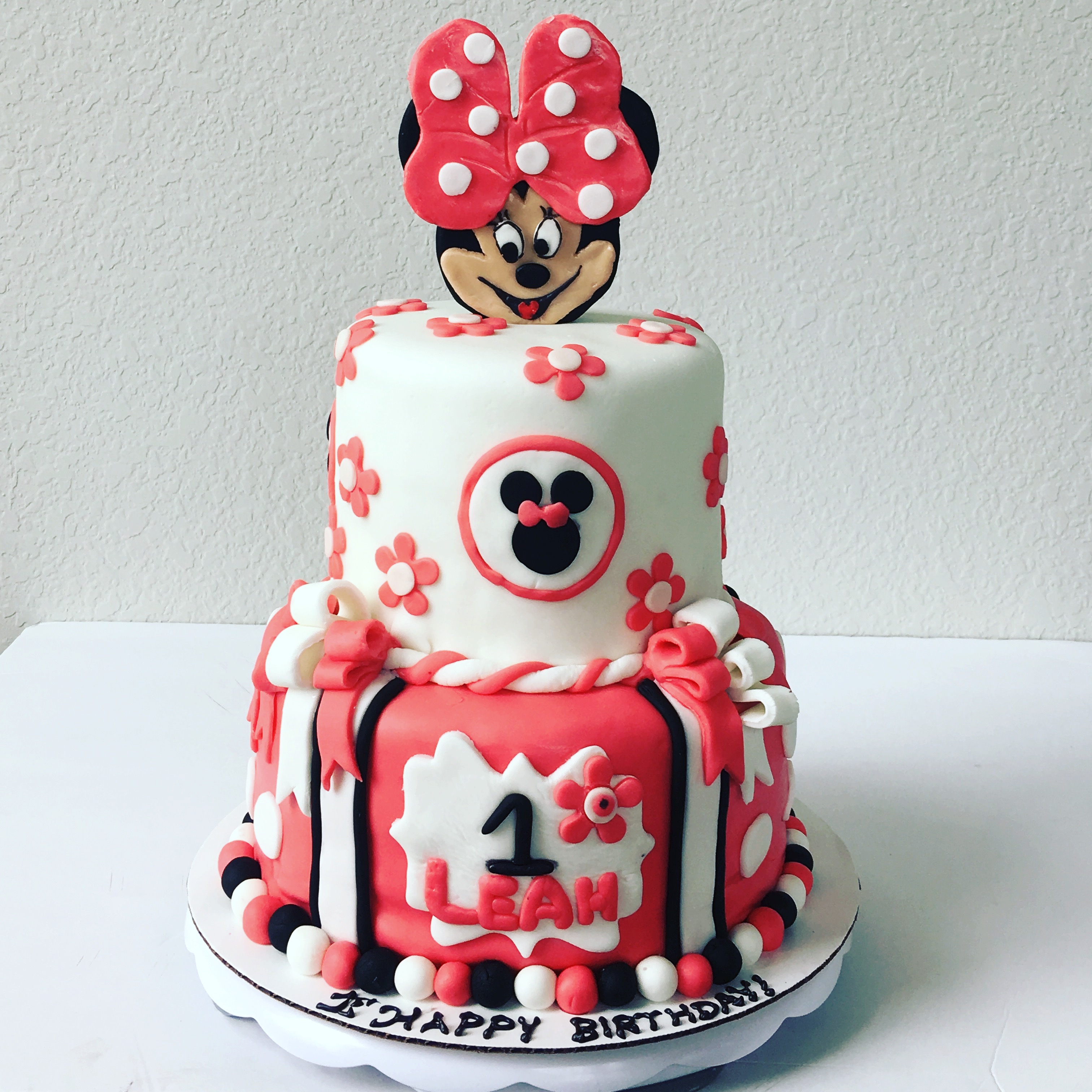 Minnie mouse cake