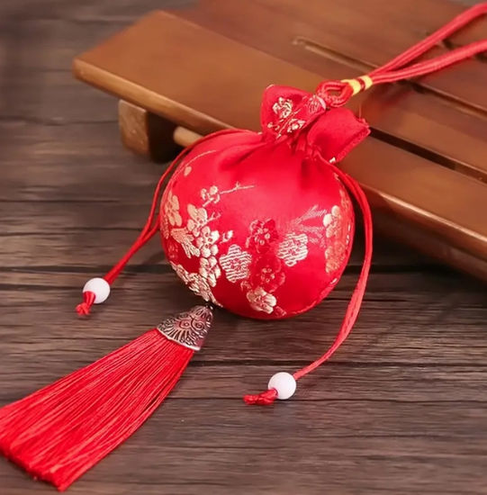 Verschiedene handgefertigte chinesische Duftsäckchen von MoniArtDesign, gefüllt mit Lavendel und Jasmin – bunte Auswahl für D