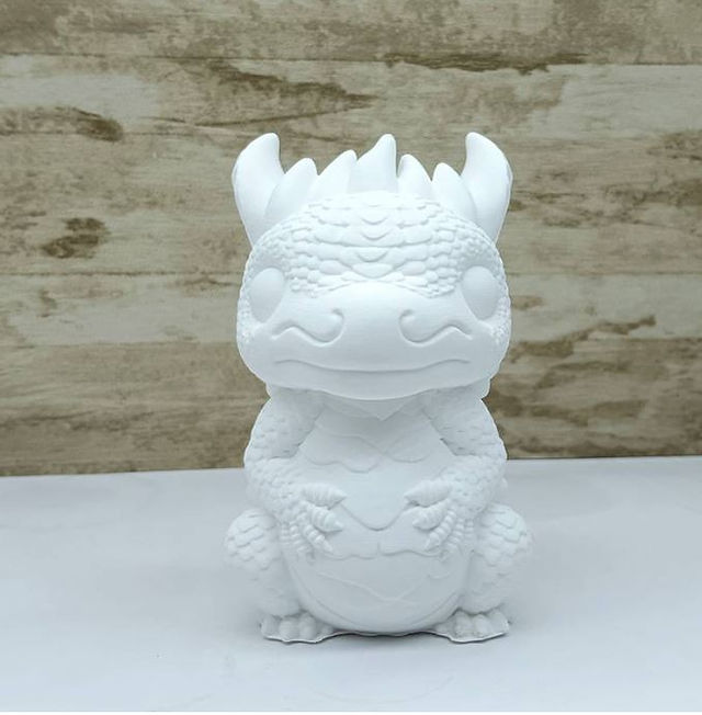 Drache aus Porzellangißmasse von moniartdesign