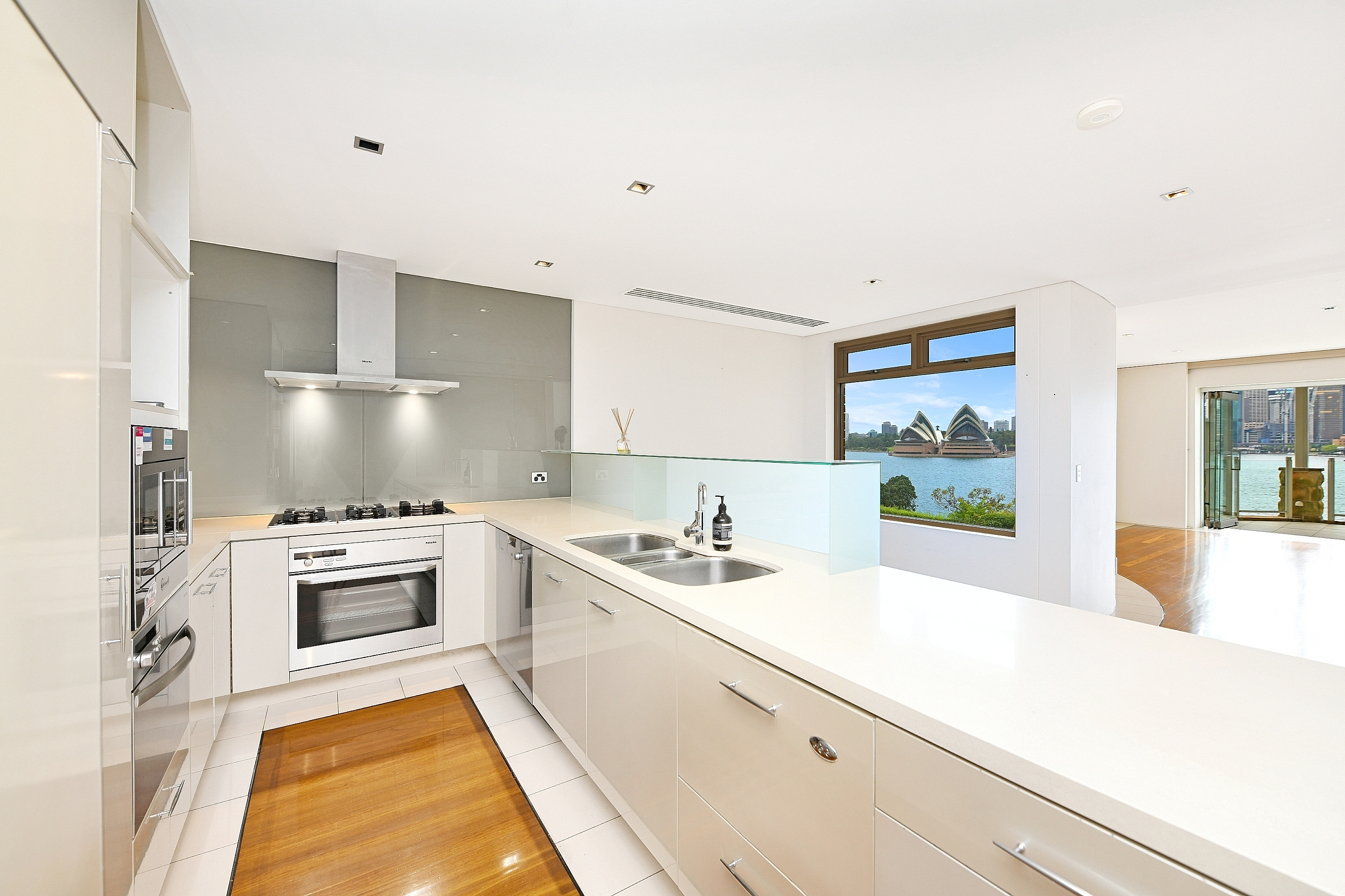 2/69 Kirribilli Avenue, Kirribilli, NSW 2061 gallery image 4