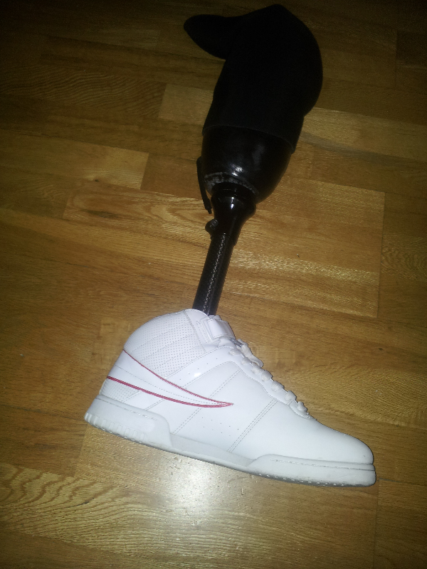 Dee"s Leg