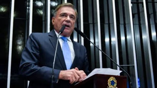 Alvaro Dias é favorito a uma das vagas no Senado pelo Paraná, diz pesquisa