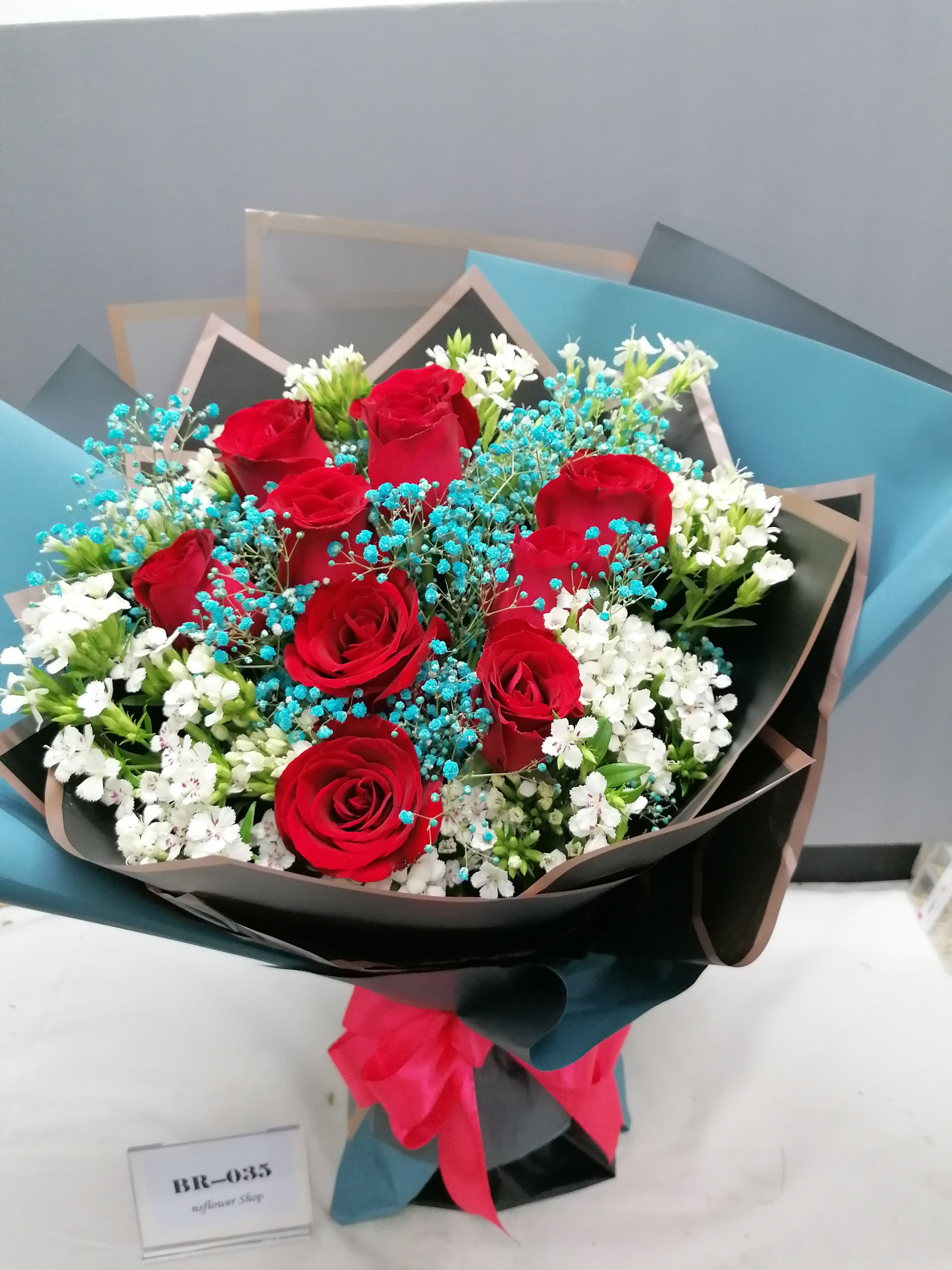 BR-035  10支紅玫藍滿天星花束